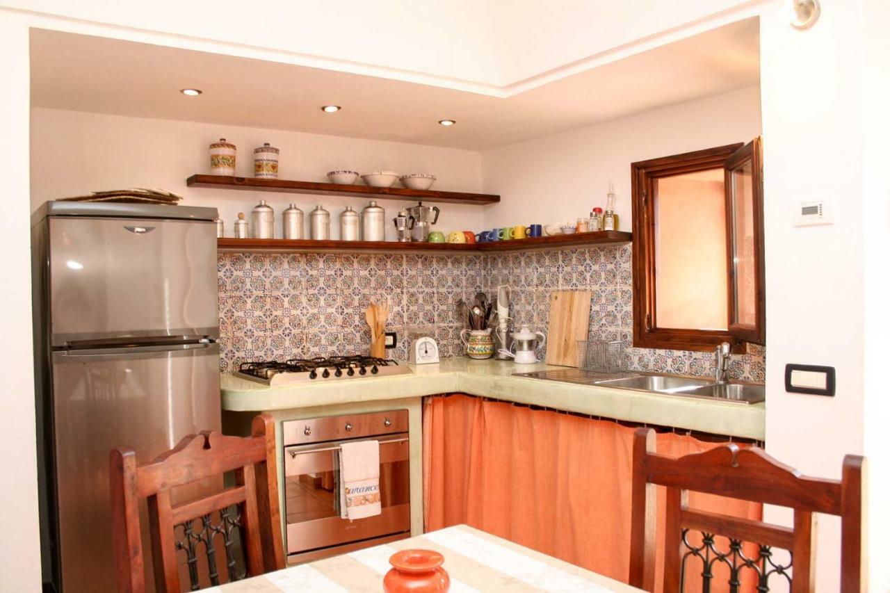 Appartement Dammuso Favarelle Da Caty à Scauri  Extérieur photo